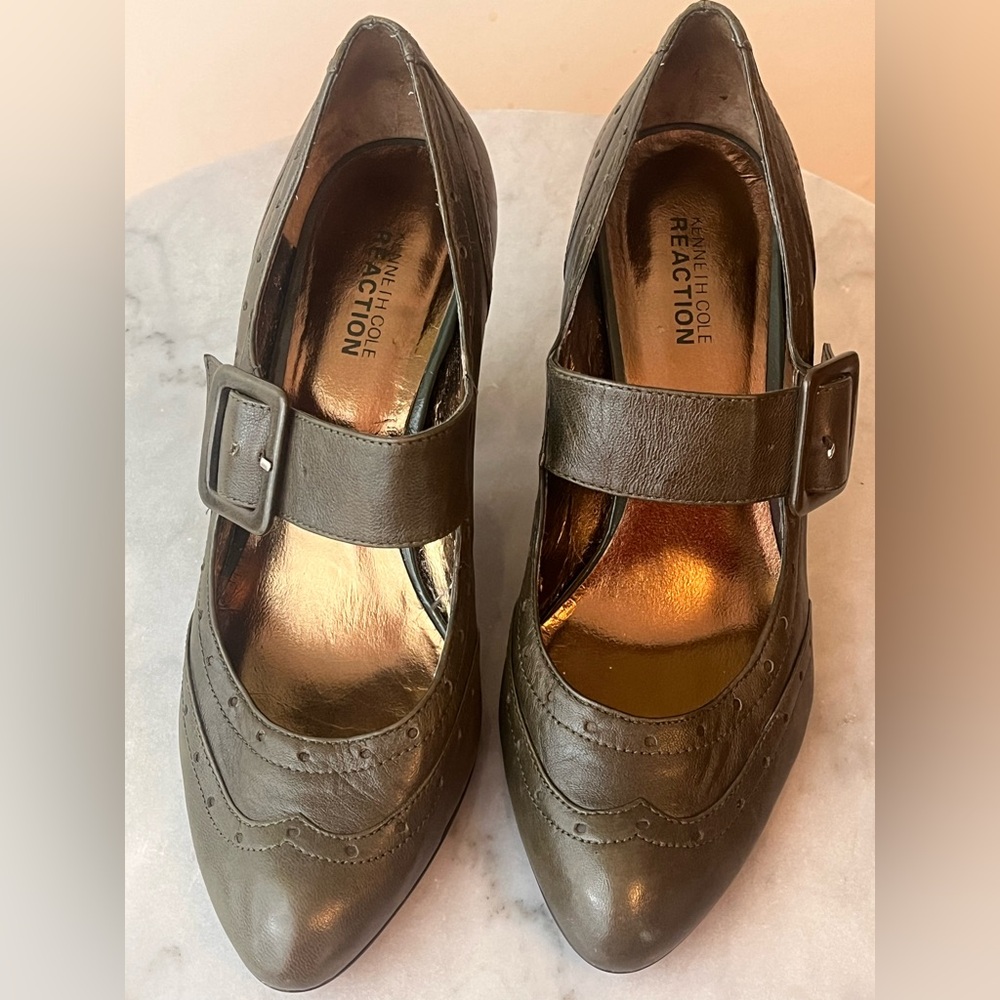 Kenneth Cole Reaction Olive Heels